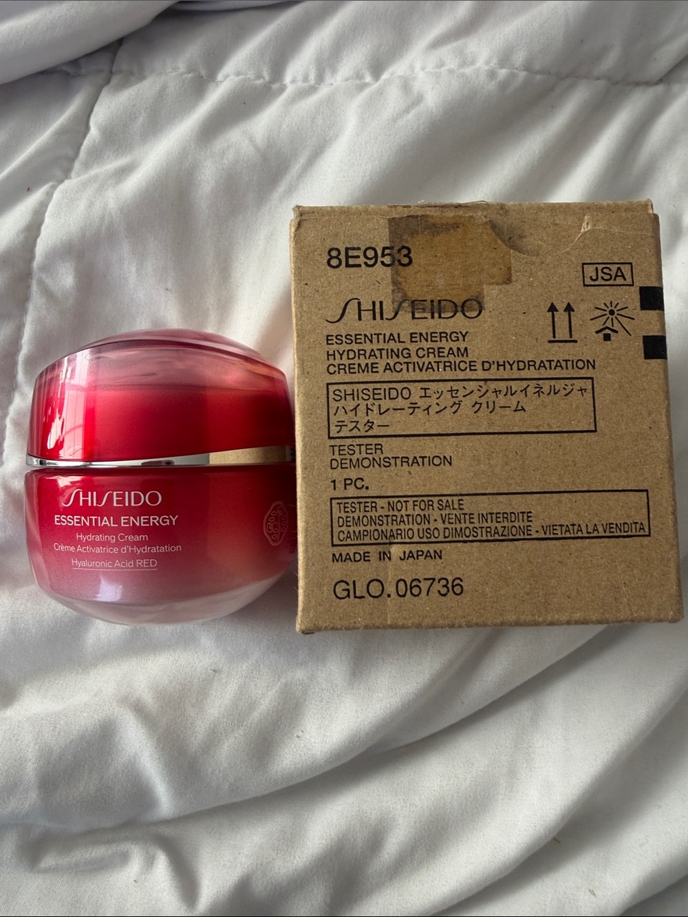 Shiseido Essential Energy Hydrating Cream - Red and Silver Jar